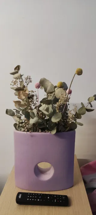 Jarrón decorativo morado