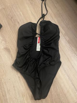 Costume intero nero aperto davanti
