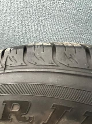 4 Llantas y Neumáticos Land Rover