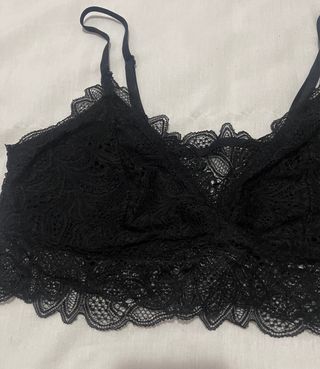 Top lencero negro encaje
