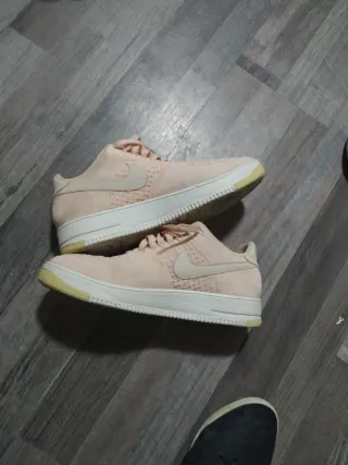 Nike Air Force rosas