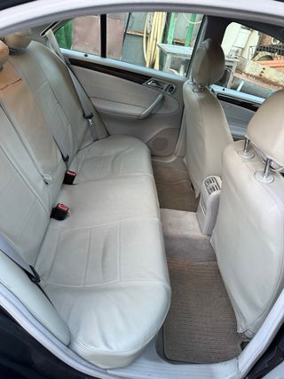 Mercedes-Benz C220 2005