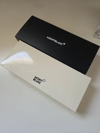 Bolígrafo Montblanc Starwalker Resin