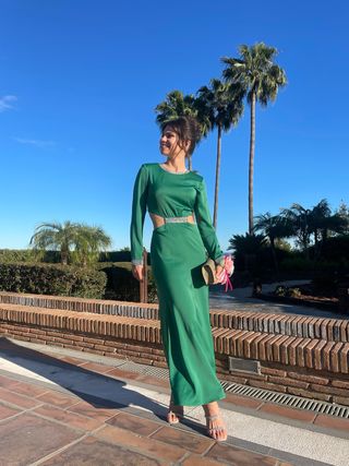 Vestido verde de fiesta con aberturas