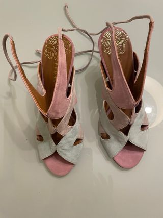 Sandalias Pedro Miralles Ante Azul y Rosa. Firma