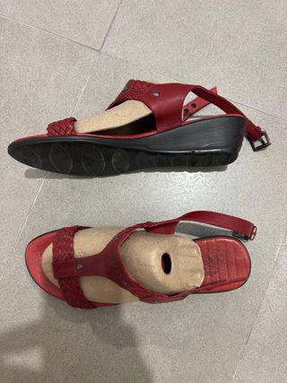 Sandalias Rojas 24HRS Talla 39