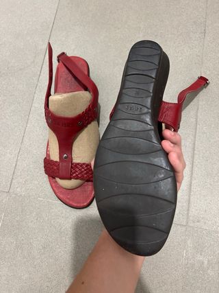Sandalias Rojas 24HRS Talla 39