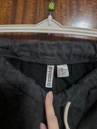 Pantalón corto H&M gris oscuro Talla XS