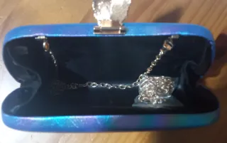 Bolso de mano con diseño de hoja