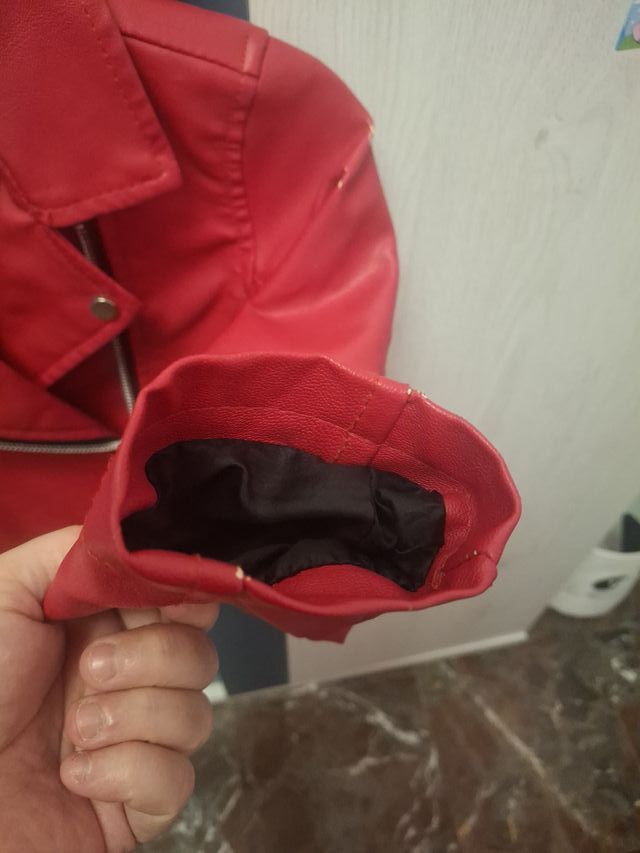 Chaqueta polipiel roja niña T. 5/6