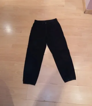 Pantalón vaquero negro