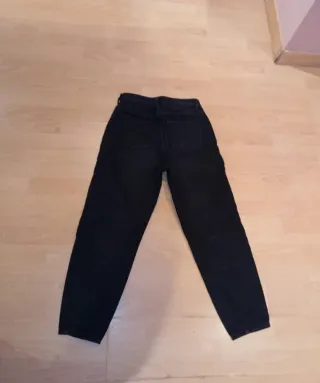 Pantalón vaquero negro