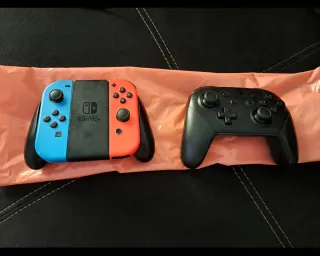 Nintendo Switch Azul/Rojo + Accesorios