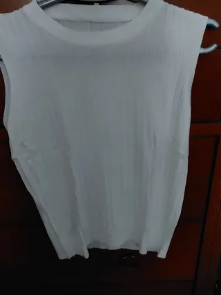 Camiseta sin mangas blanca