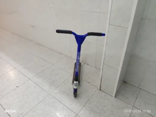2 Patinetes azul i blanco