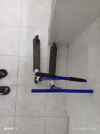 2 Patinetes azul i blanco