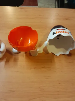 Peluche a forma di uovo Coca-Cola e Kinder