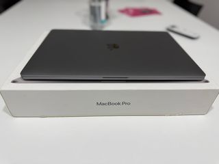 MacBook Pro 2017 i7 16GB 512GB Gris Espacial