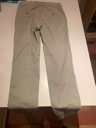Pantalón chino beige