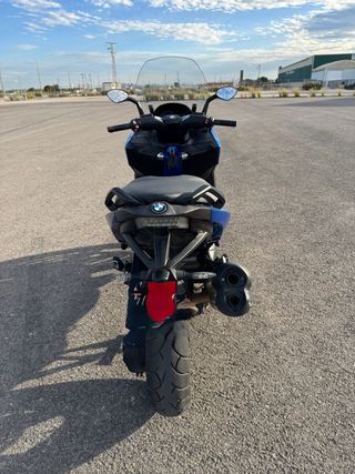 BMW 650 Sport Azul