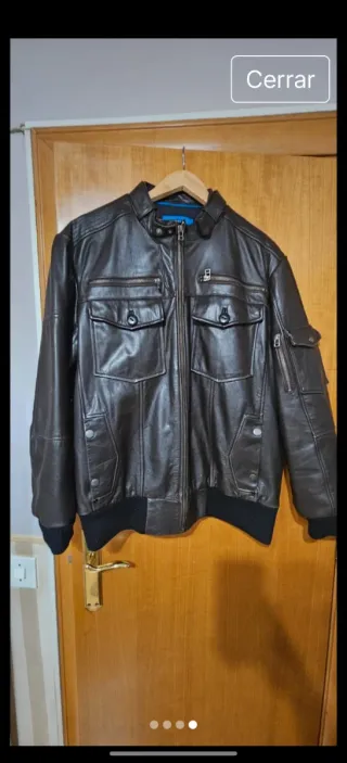Chaqueta de piel negra