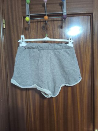 Pantalón corto chándal Bershka gris Talla M