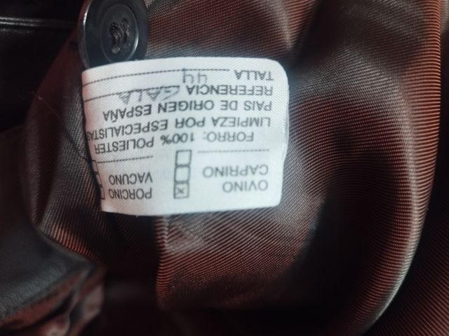 Abrigo de piel negro