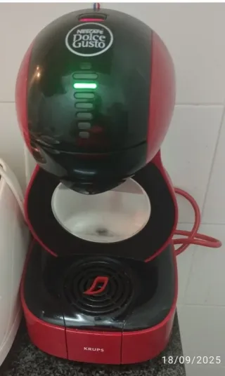 Cafetera Dolce Gusto Roja Krups Lumio