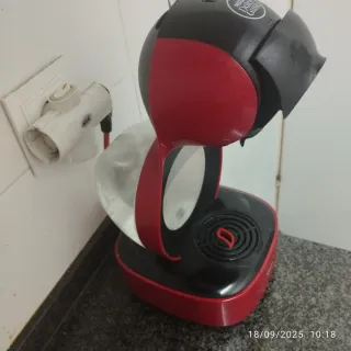 Cafetera Dolce Gusto Roja Krups Lumio