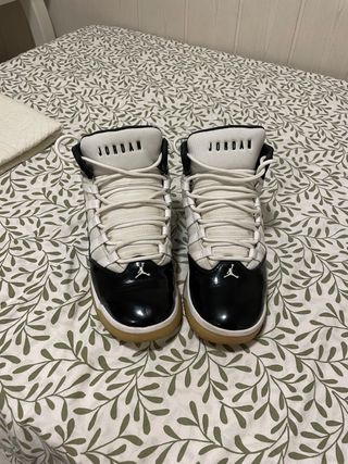 Jordan Aura niño negro y blanco