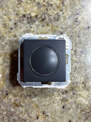 Regulador de intensidad luz Simon