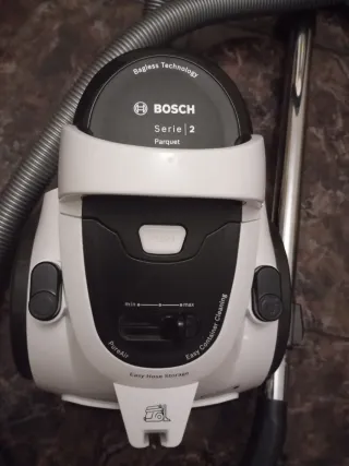 Aspiradora Bosch Serie 2 Blanca y Negra