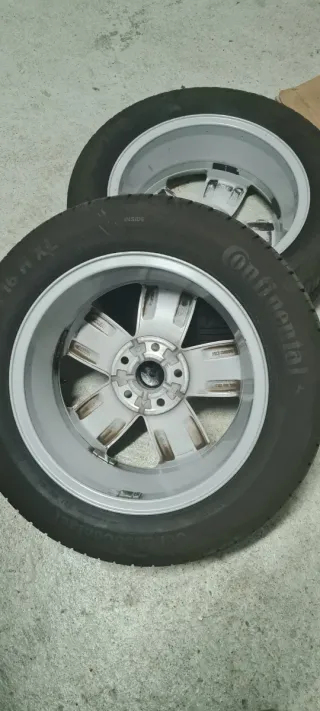 4 llantas con neumaticos  Volkswagen Caddy Golf 