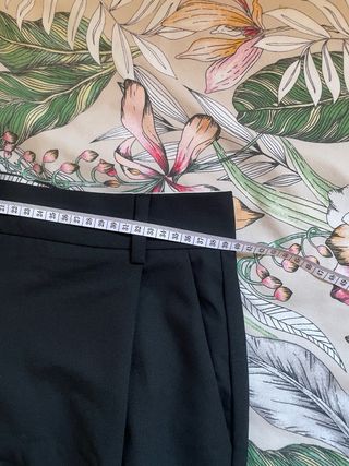 Pantalón traje Zara negro con puño blanco