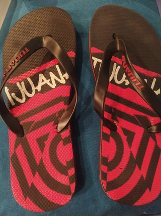 Chancletas Tijuana Negras y Rojas