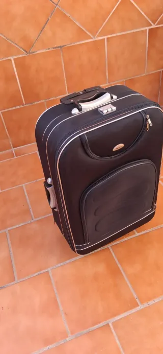 Maleta de viaje negra