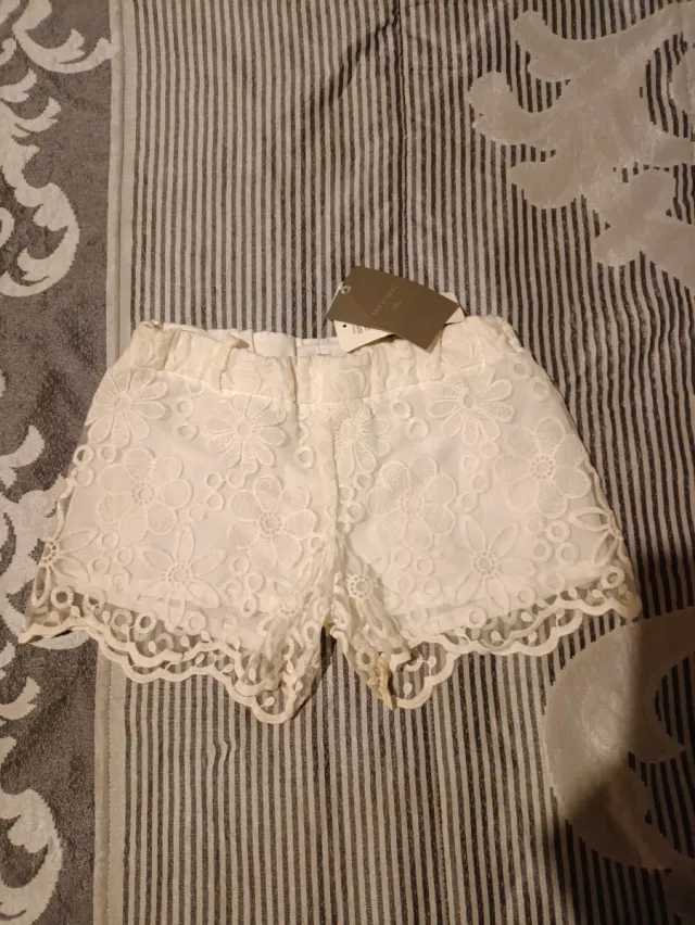 Shorts Mayoral niña talla 6 encaje blanco