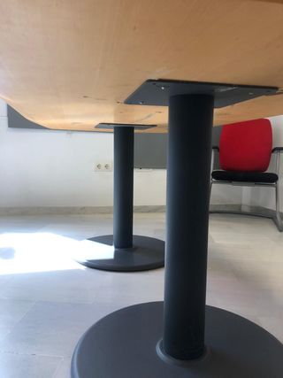 Mesa de 2 m de madera y metal