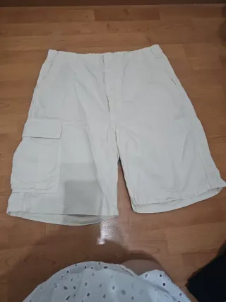 Pantalón corto cargo beige hombre