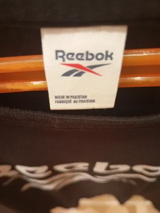 Camiseta Reebok Negra Logo Blanco
