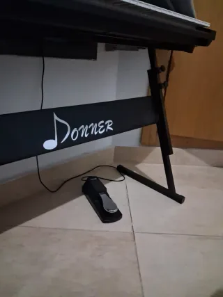 Soporte para piano Donner