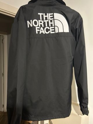 Chaqueta cortavientos The North Face Negra 