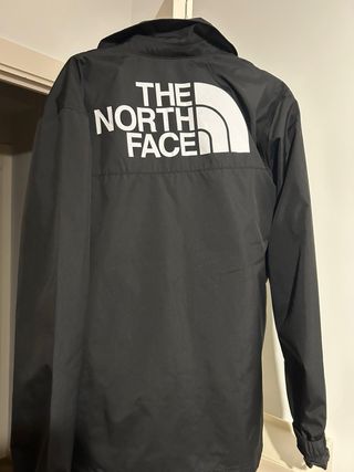 Chaqueta cortavientos The North Face Negra 