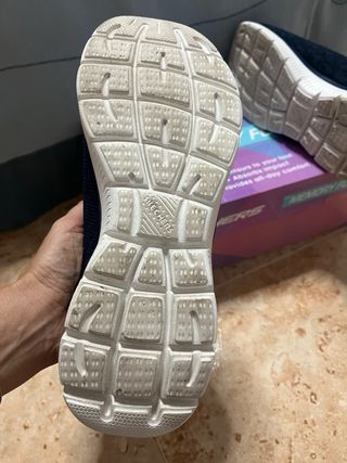 Zapatillas Skechers Negras y Rosas