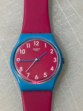 Orologio Swatch rosa e blu