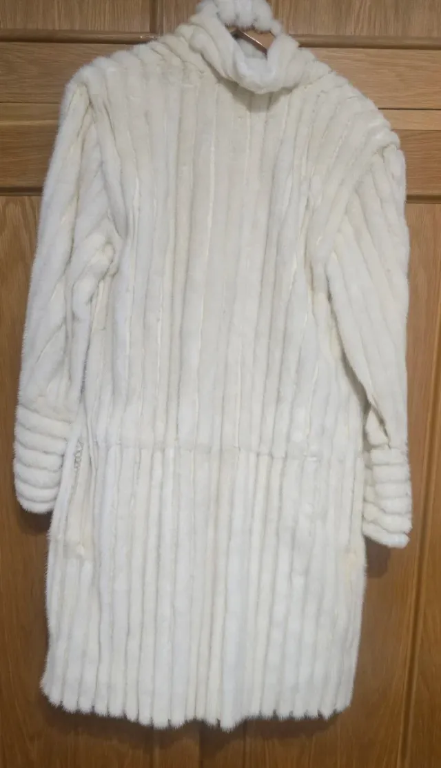 Abrigo blanco de pelo