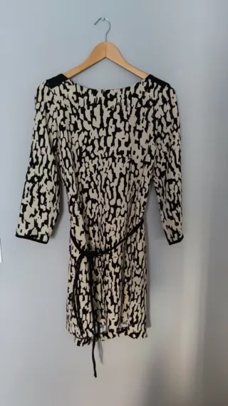 Vestido estampado beige y negro