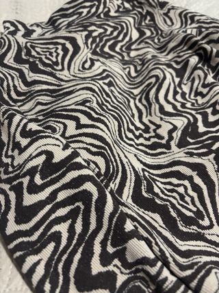 Jersey cuello vuelto estampado cebra