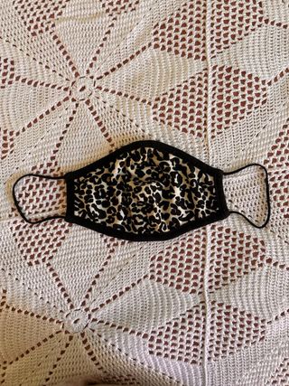 Mascarilla tela estampado leopardo