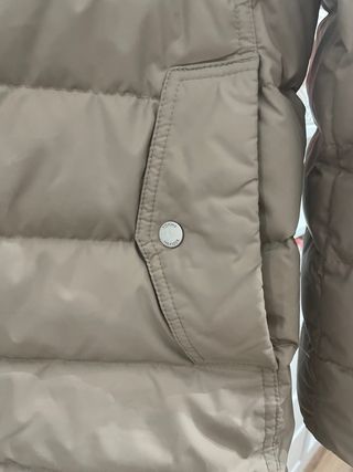 Plumífero Tommy Hilfiger beige con capucha